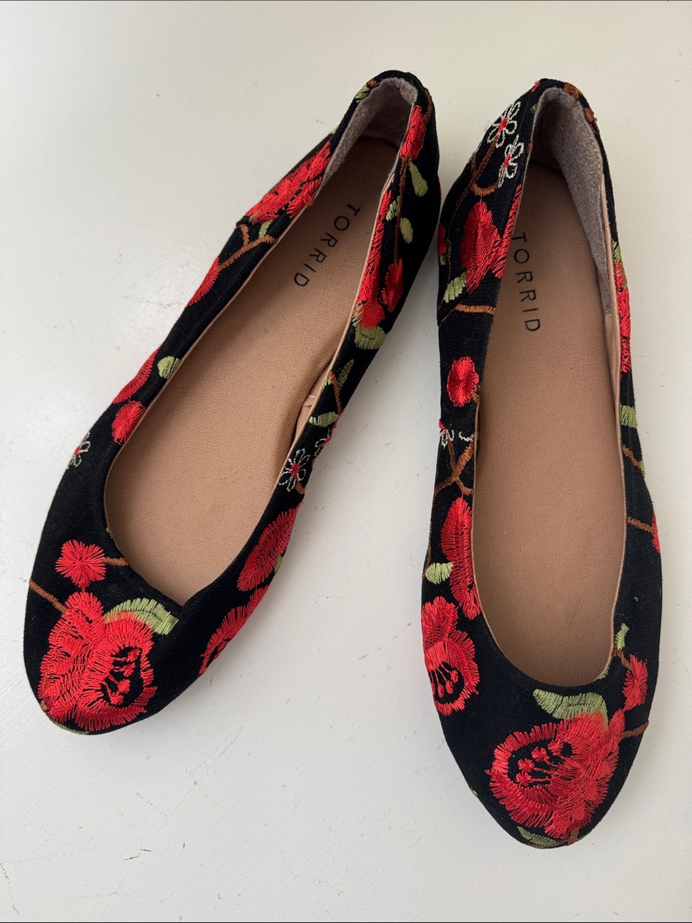 Torrid black and red floral embroidered flats. 9W.